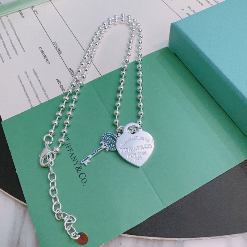 T*f*ny necklaces
